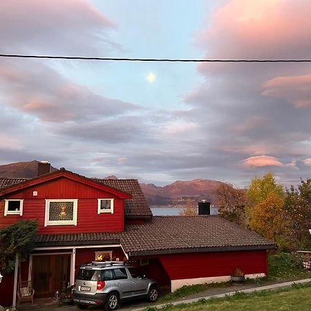 Bed and Breakfast Line Pa Hauane1 Volda Экстерьер фото