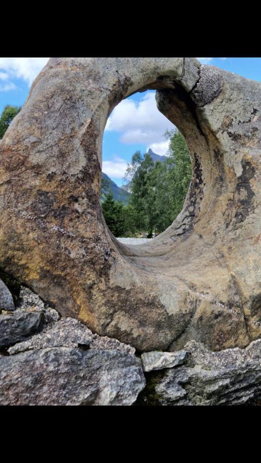 Bed and Breakfast Line Pa Hauane1 Volda Экстерьер фото