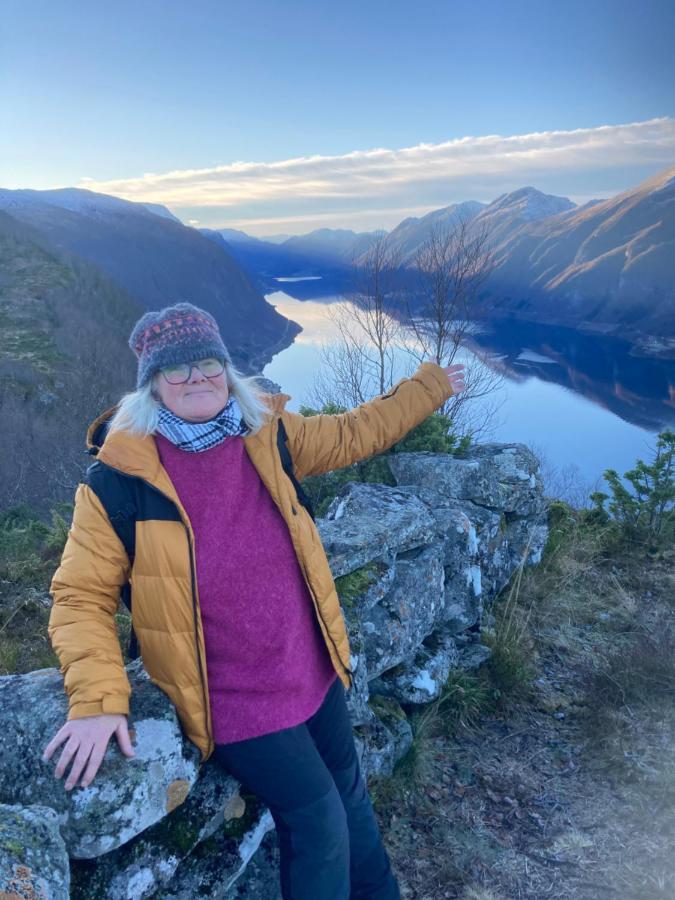 Bed and Breakfast Line Pa Hauane1 Volda Экстерьер фото