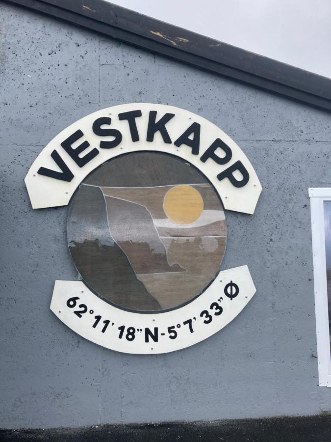 Bed and Breakfast Line Pa Hauane1 Volda Экстерьер фото