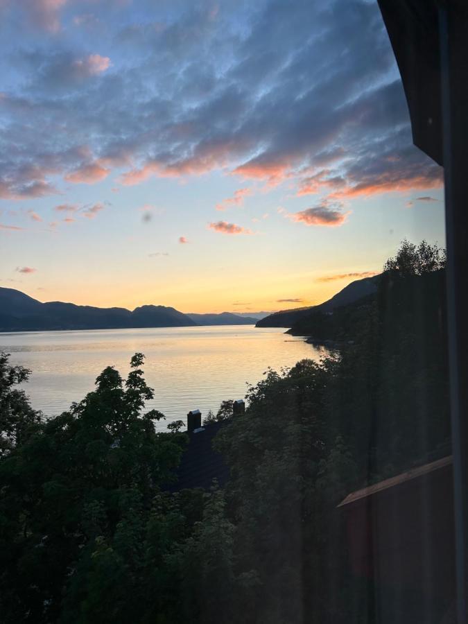 Bed and Breakfast Line Pa Hauane1 Volda Экстерьер фото
