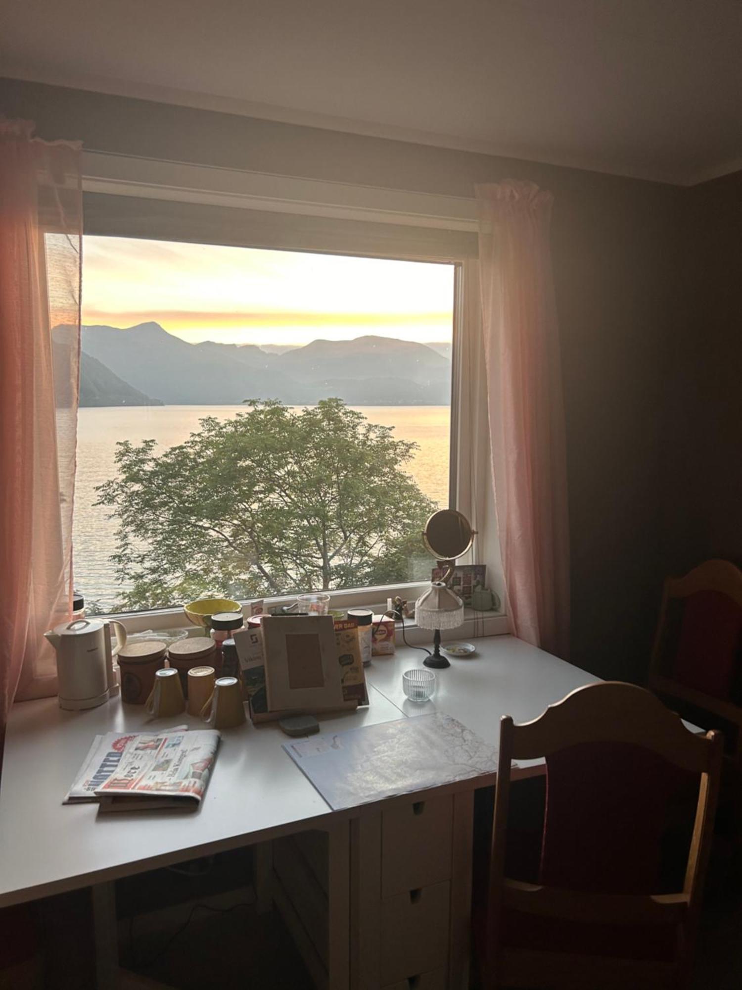 Bed and Breakfast Line Pa Hauane1 Volda Экстерьер фото