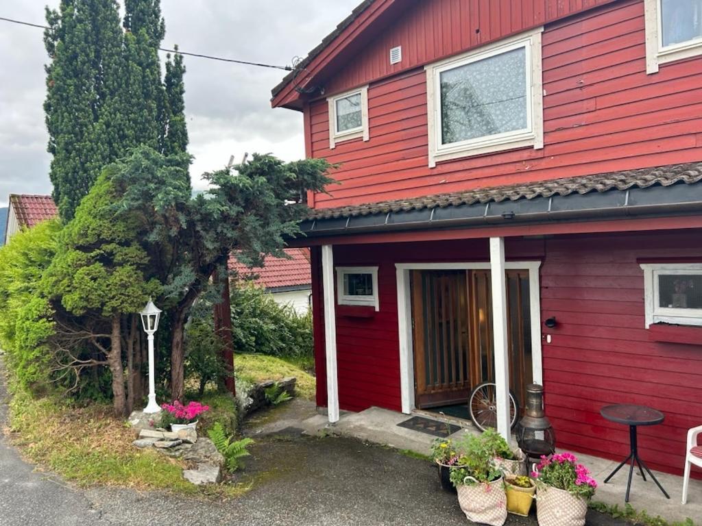 Bed and Breakfast Line Pa Hauane1 Volda Экстерьер фото