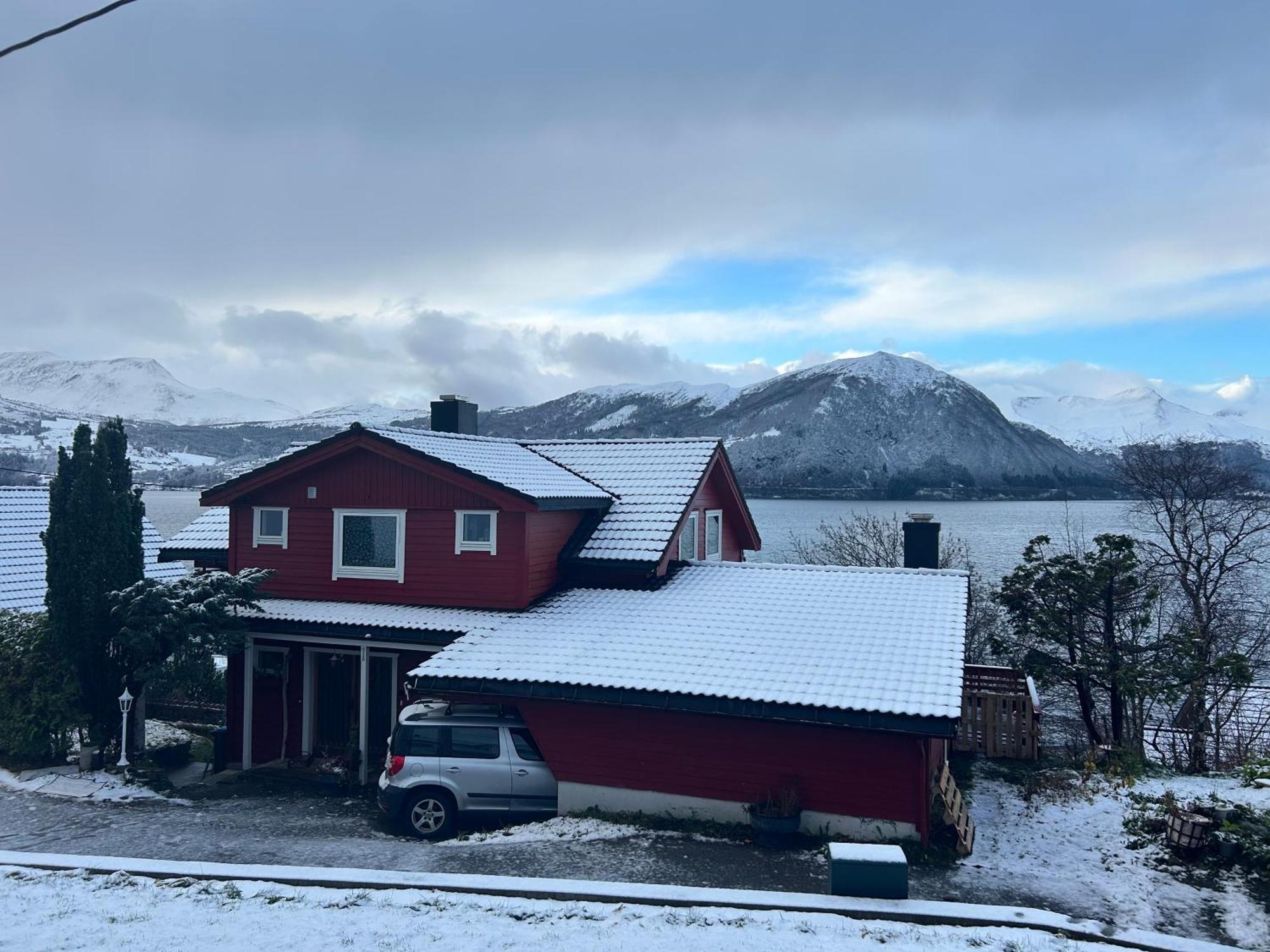 Bed and Breakfast Line Pa Hauane1 Volda Экстерьер фото